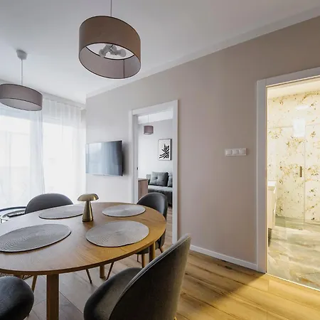 Rentplanet - Marcelinska Apartment